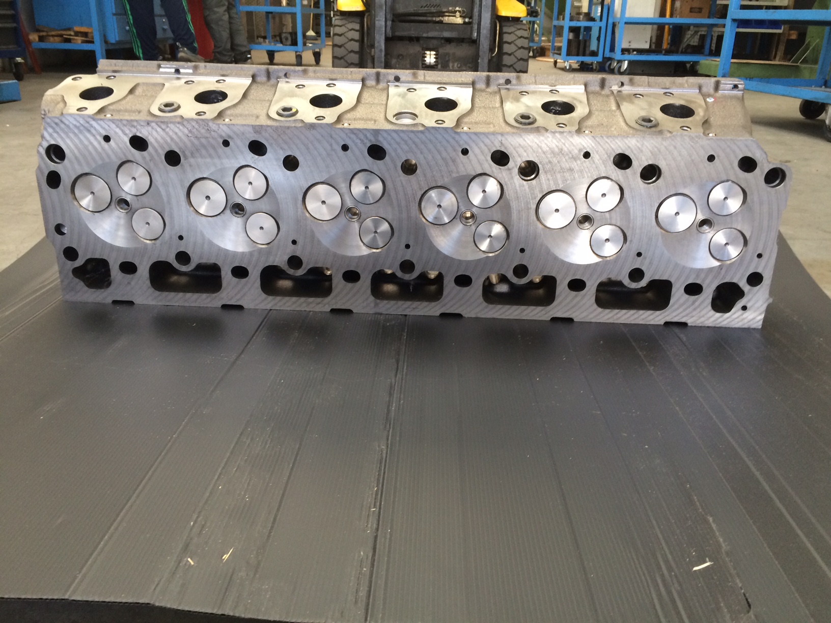 mercedes cylinder head om906lag